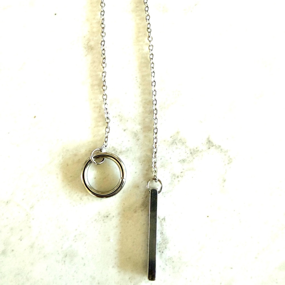 Elegant Silver Necklace - Picture 4 of 5